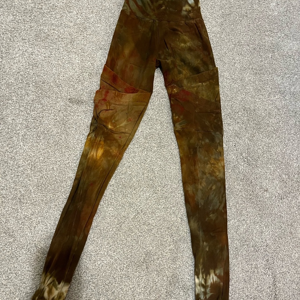 Blossoming Bumble Leggings Size Small